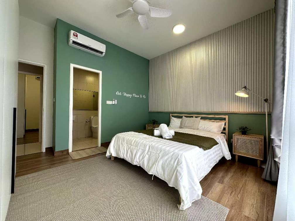 The Apple Premier Condo Three Bedroom In Melaka ภายนอก รูปภาพ