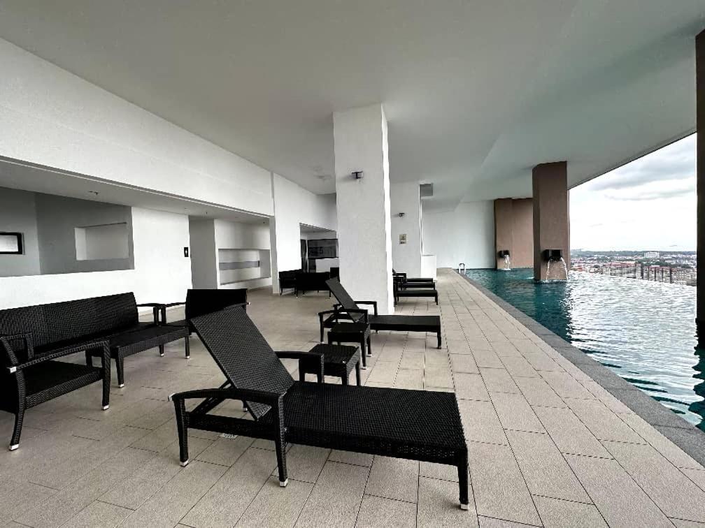The Apple Premier Condo Three Bedroom In Melaka ภายนอก รูปภาพ
