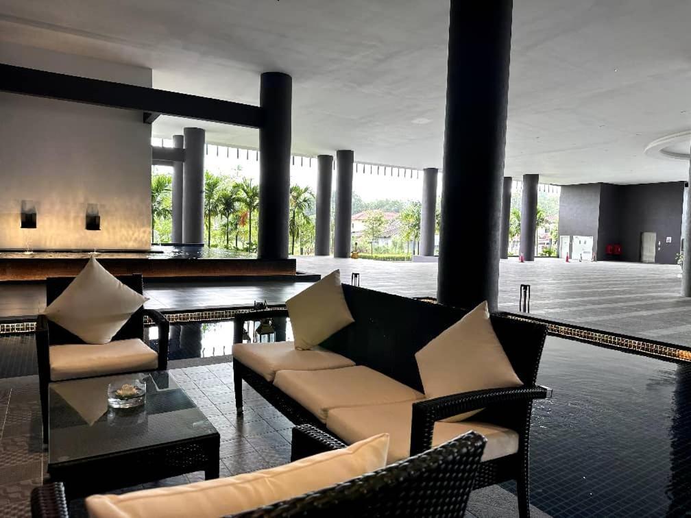 The Apple Premier Condo Three Bedroom In Melaka ภายนอก รูปภาพ